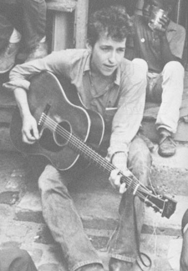 Dylan med gitarr